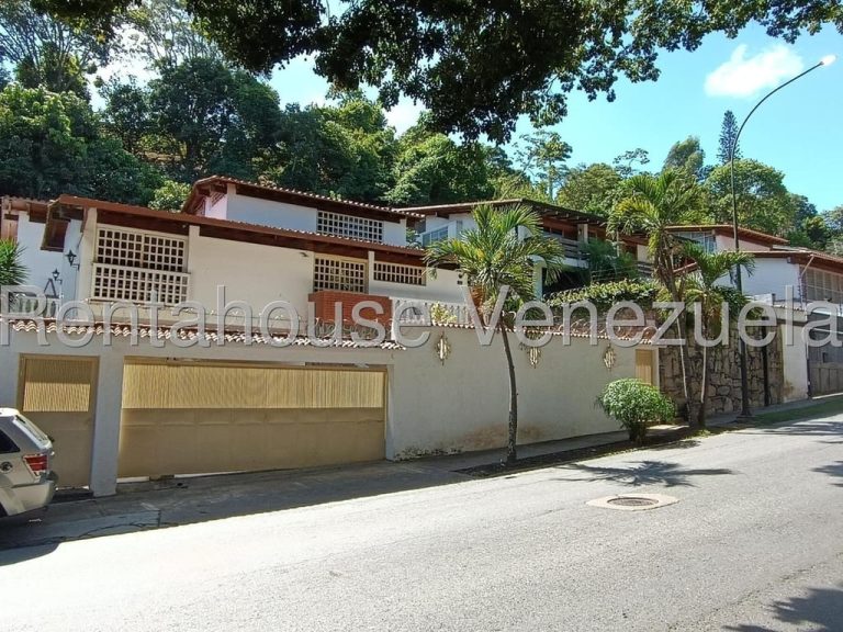 Casa con 4 habitaciones y 4 baños en Prados Del Este, Caracas