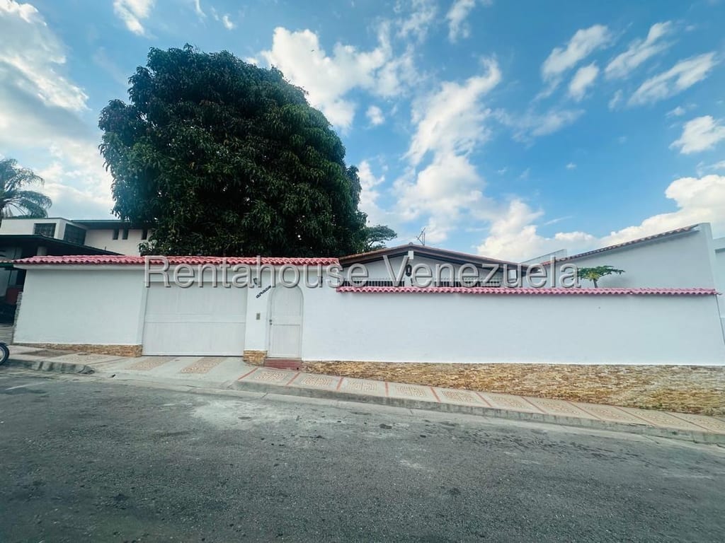 Casa en venta de 5 hab. y 499 m² en Prados Del Este, Caracas