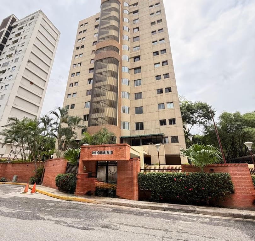 Apartamento en venta de 3 hab. y 114 m² en Cerro Verde, Caracas