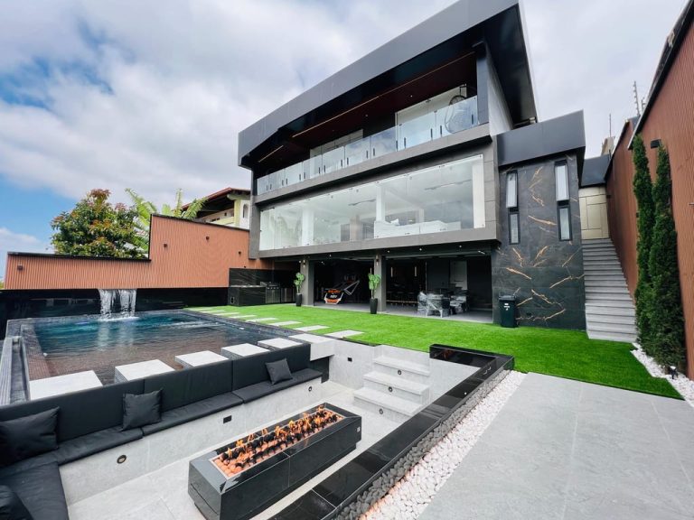 Casa en venta de 6 hab. y 900 m² en Los Naranjos (del Cafetal), Caracas