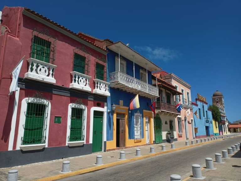 Edificio de 1.600 m² en Puerto Cabello