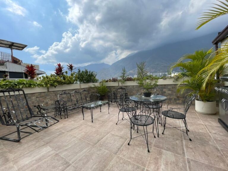 Apartamento en venta de 6 hab. y 707 m² en Los Palos Grandes, Caracas