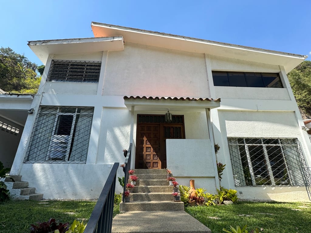 Casa en venta de 4 hab. y 646 m² en Santa Marta, Caracas