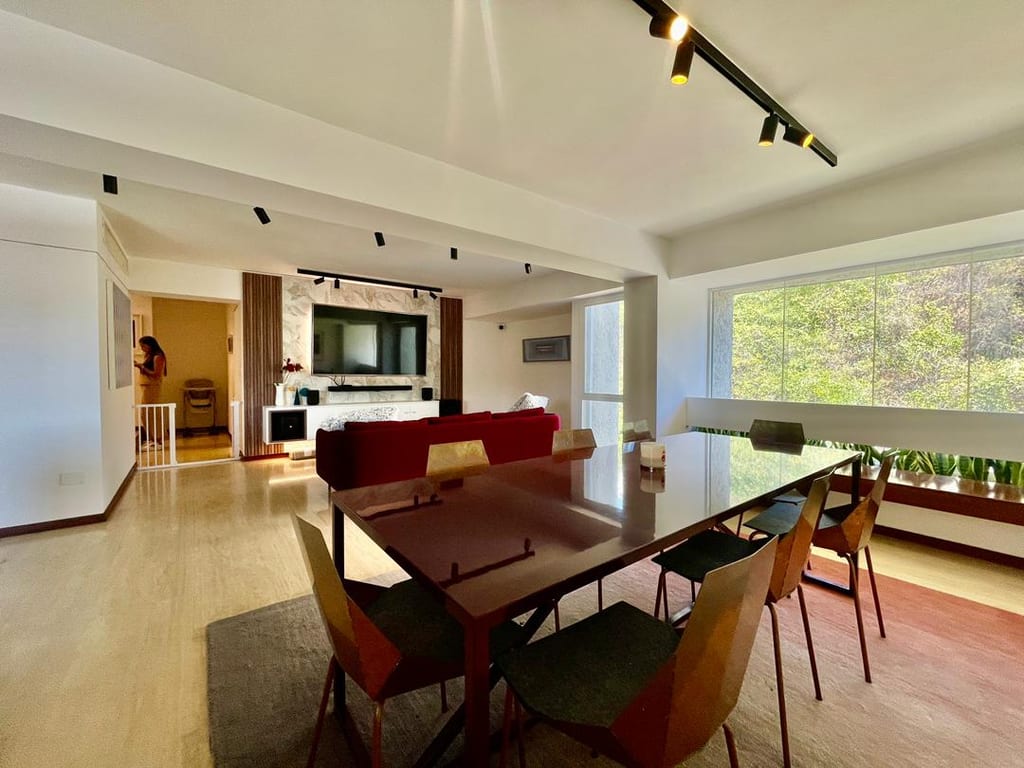 Apartamento en venta de 2 hab. y 193 m² en Las Mercedes, Caracas