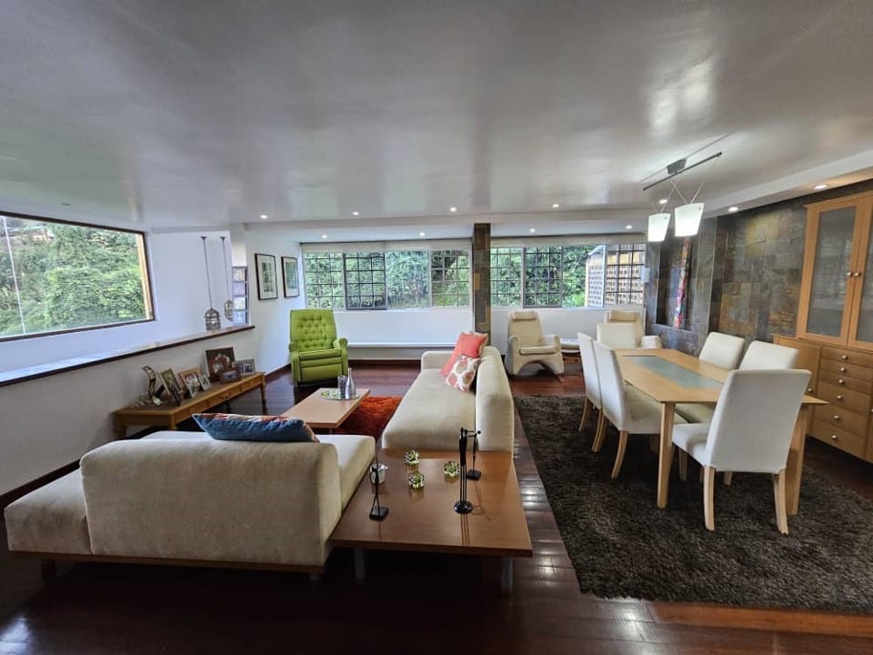 Casa en venta de 3 hab. y 680 m² en La Boyera, Caracas