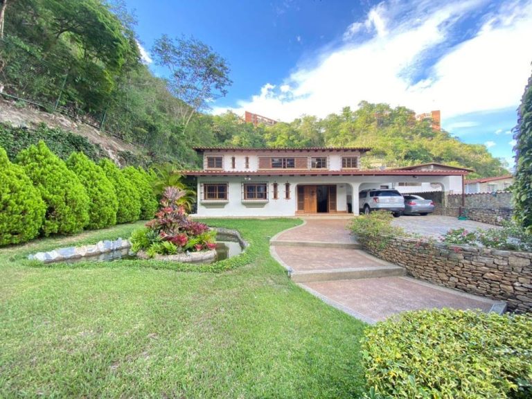 Casa en venta de 4 hab. y 900 m² en Macaracuay, Caracas