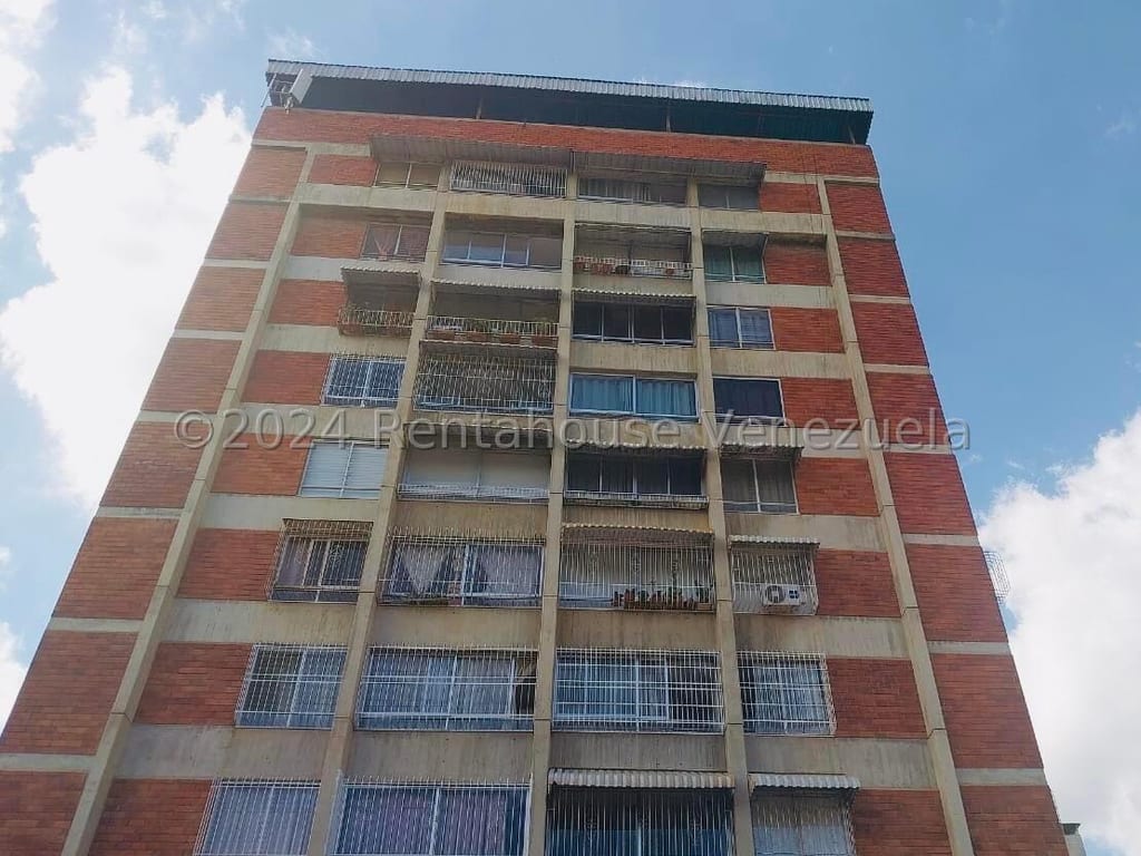 Apartamento en venta de 4 hab. y 348 m² en El Marqués, Caracas