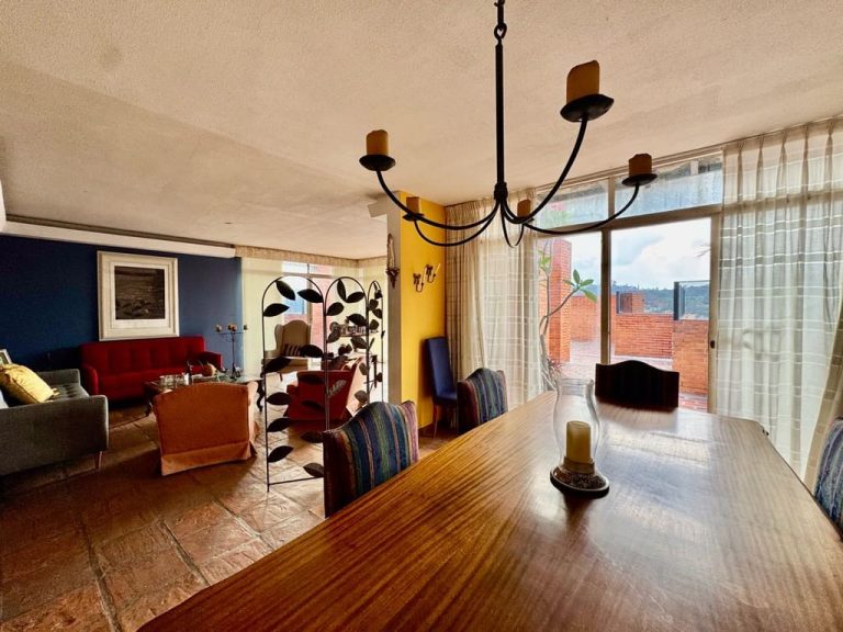 Apartamento en venta de 4 hab. y 214 m² en Prados del Este, Caracas