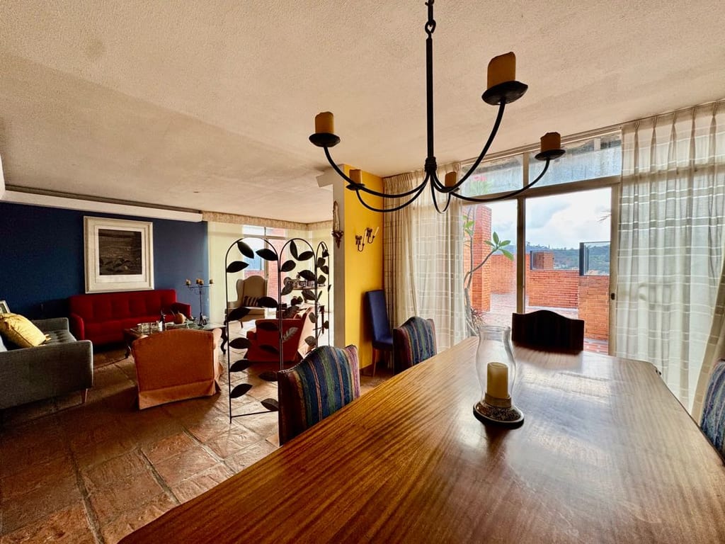 Apartamento en venta de 4 hab. y 214 m² en Prados del Este, Caracas