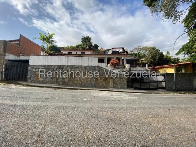 Casa en venta de 9 hab. y 620 m² en Prados Del Este, Caracas