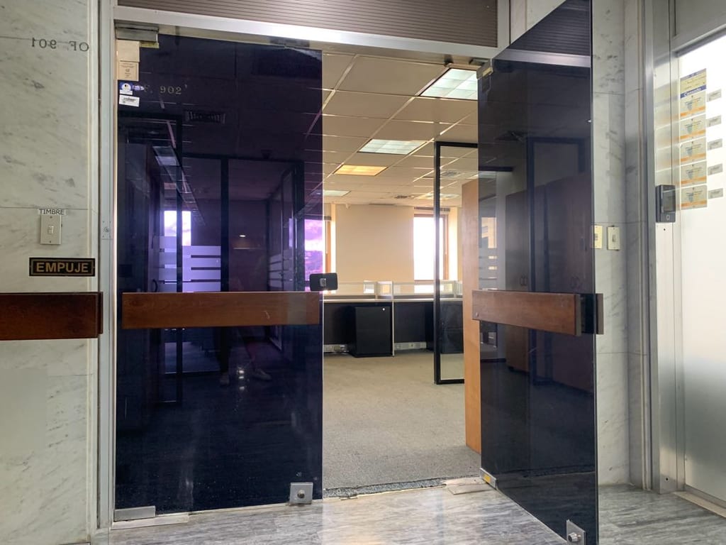 Oficina en alquiler de 122 m² en Los Palos Grandes, Caracas