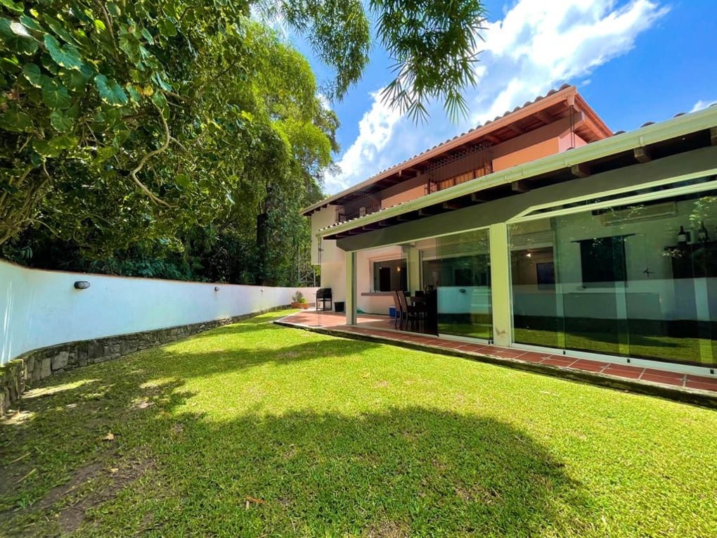 Casa en venta de 4 hab. y 250 m² en Los Chorros, Caracas