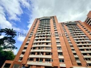 Apartamento en Urbanización Colinas de Los Chaguaramos, Caracas