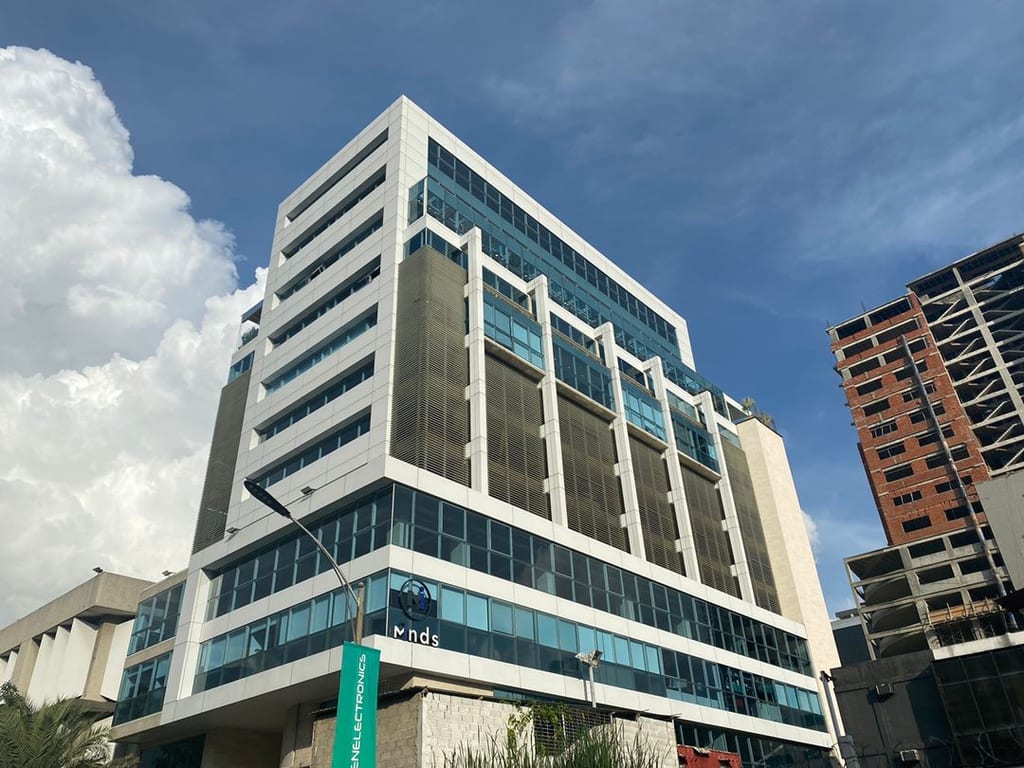 Oficina en venta de 770 m² en Las Mercedes, Caracas