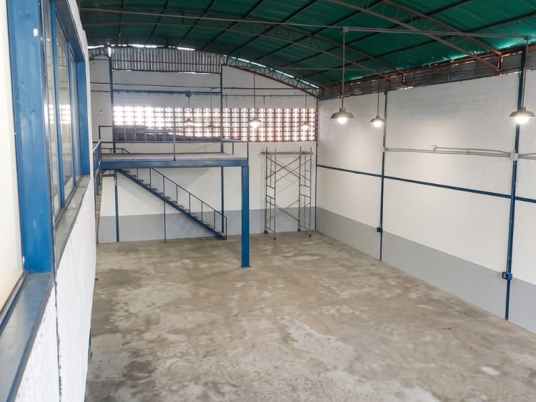 Galpón en alquiler de 367 m² en Boleíta Sur, Caracas