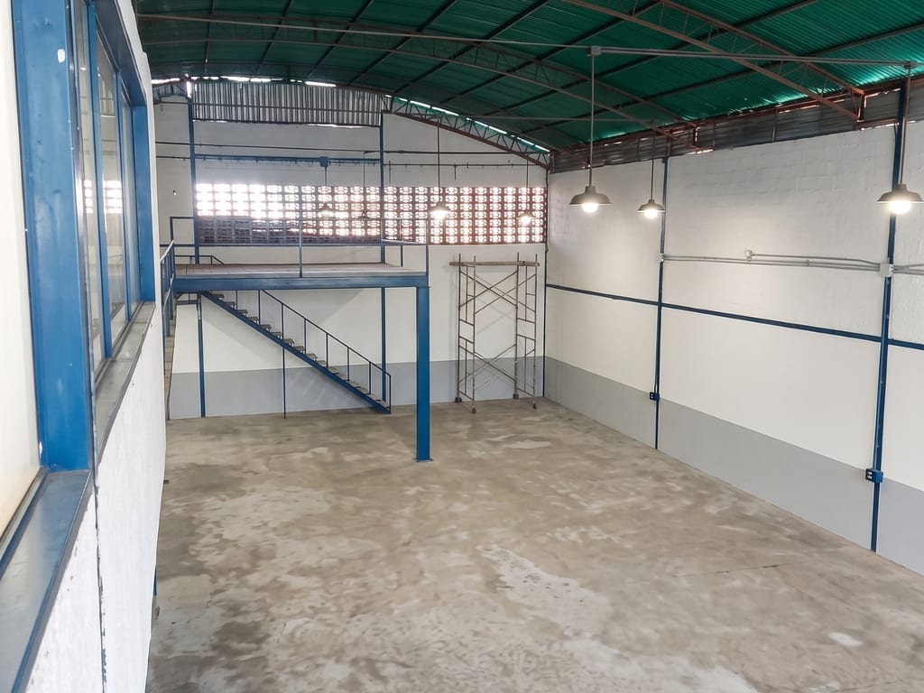 Galpón en alquiler de 367 m² en Boleíta Sur, Caracas