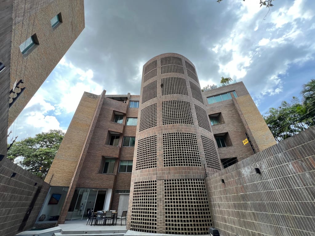 Apartamento en venta de 5 hab. y 385 m² en Altamira, Caracas
