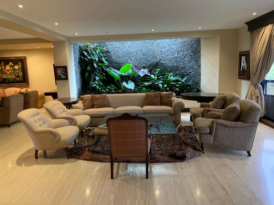 Apartamento en venta de 8 hab. y 1.000 m² en Caracas