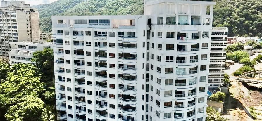 Apartamento en alquiler de 2 hab. y 83 m² en Camurí Grande, Naiguatá