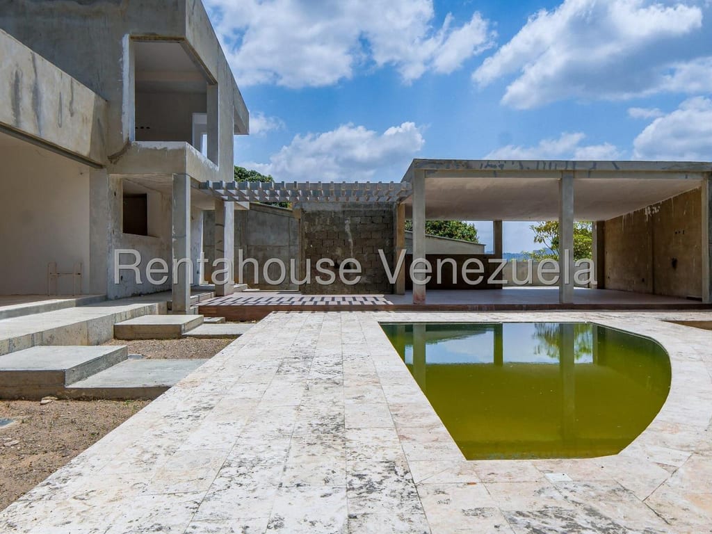 Casa en venta de 4 hab. y 622 m² en Prados Del Este, Caracas