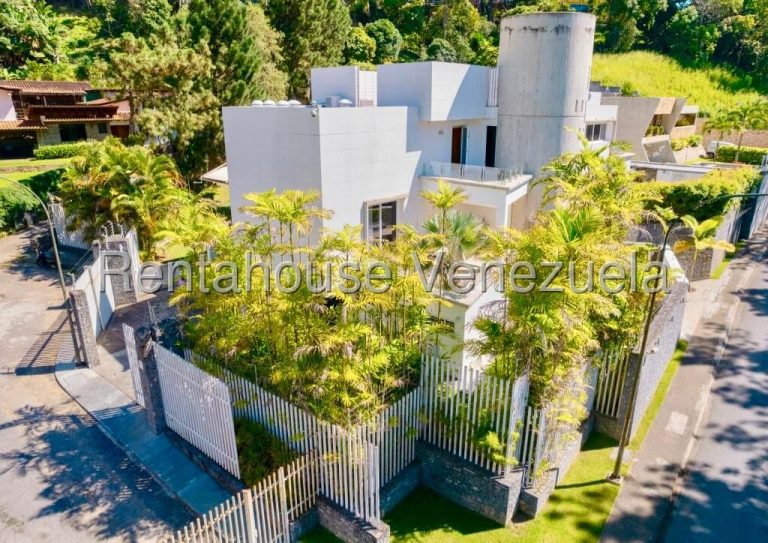 Casa en venta de 4 hab. y 620 m² en La Lagunita Country Club, Caracas