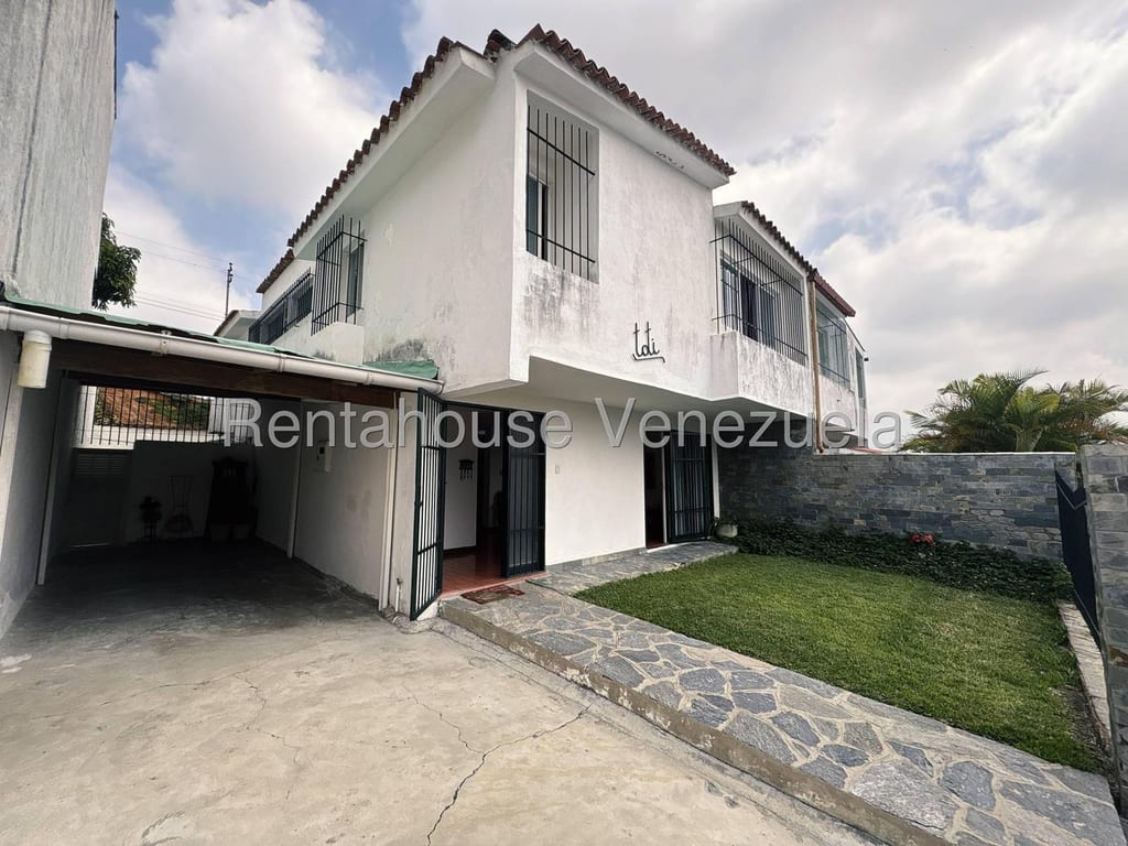 Casa en venta de 4 hab. y 219 m² en Alto Prado, Caracas