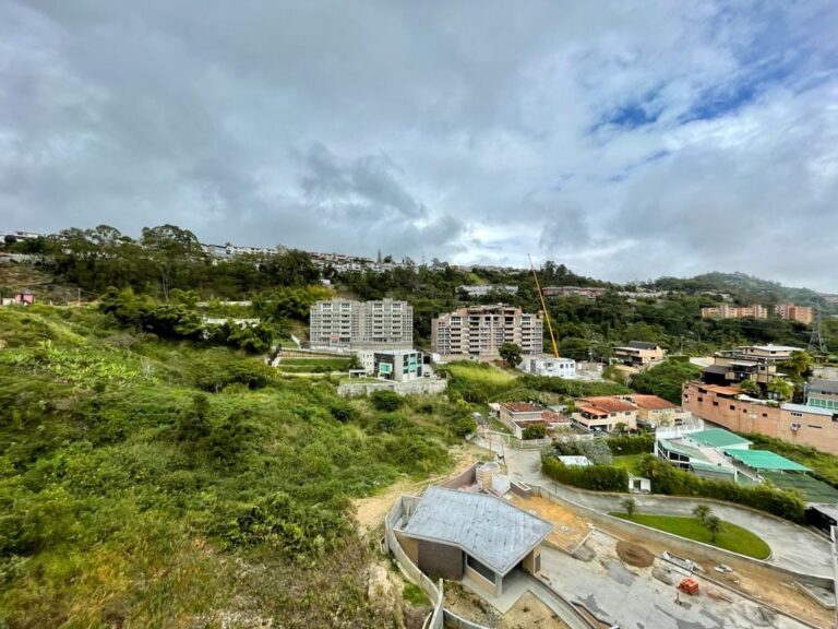 Apartamento en venta de 2 hab. y 374 m² en La Boyera, Caracas