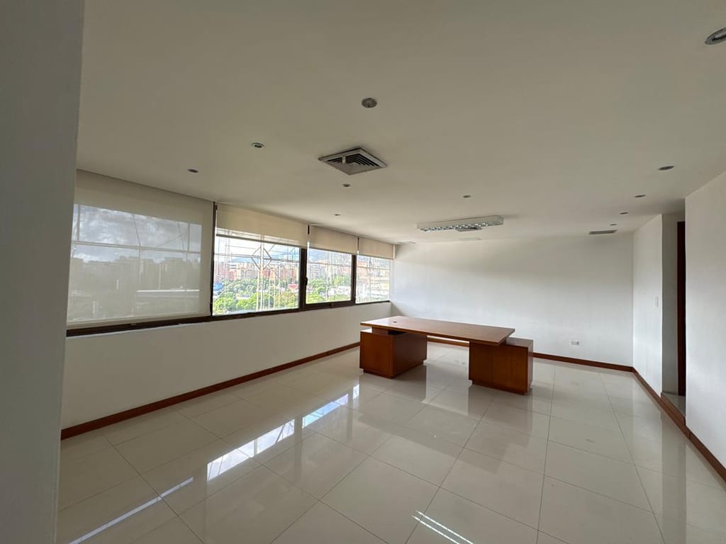 Oficina en alquiler de 142 m² en Chuao, Caracas