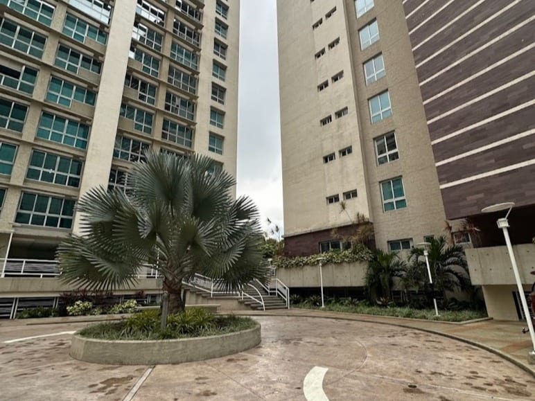 Apartamento en venta de 2 hab. y 91 m² en Campo Alegre, Caracas