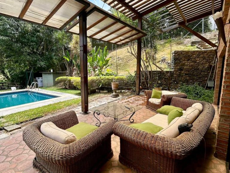 Casa en venta de 5.200 m² en Valle Arriba, Caracas