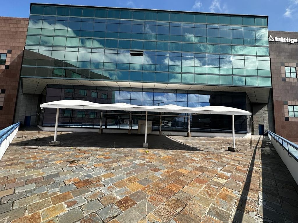 Oficina en alquiler de 1.430 m² en El Rosal, Caracas
