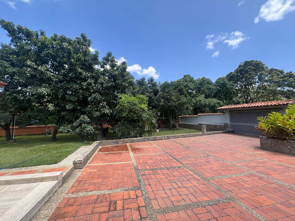 Casa en venta de 4 hab. y 650 m² en Cerro Verde, Caracas