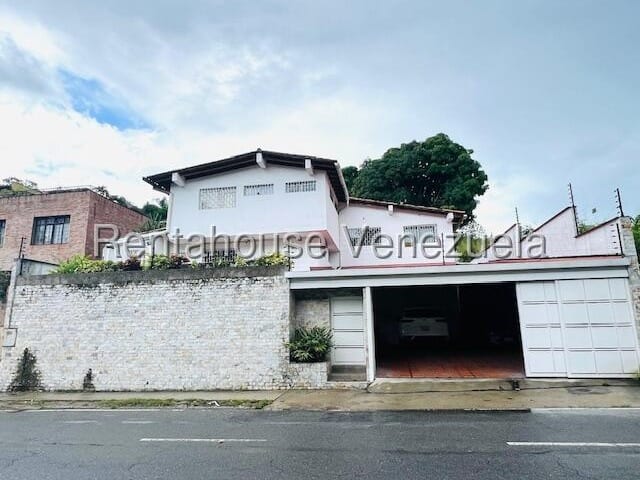 Casa en venta de 4 hab. y 415 m² en Prados Del Este, Caracas
