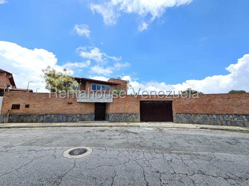 Casa en venta de 5 hab. y 800 m² en Los Naranjos del Cafetal, Caracas