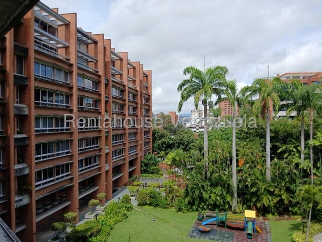 Apartamento en alquiler de 3 hab. y 137 m² en Los Chorros, Caracas