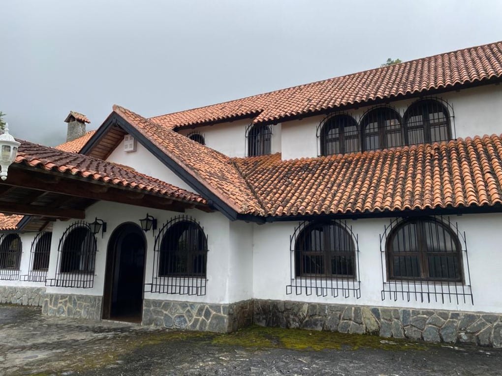 Casa en venta de 4 hab. y 3.000 m² en El Junquito, Caracas