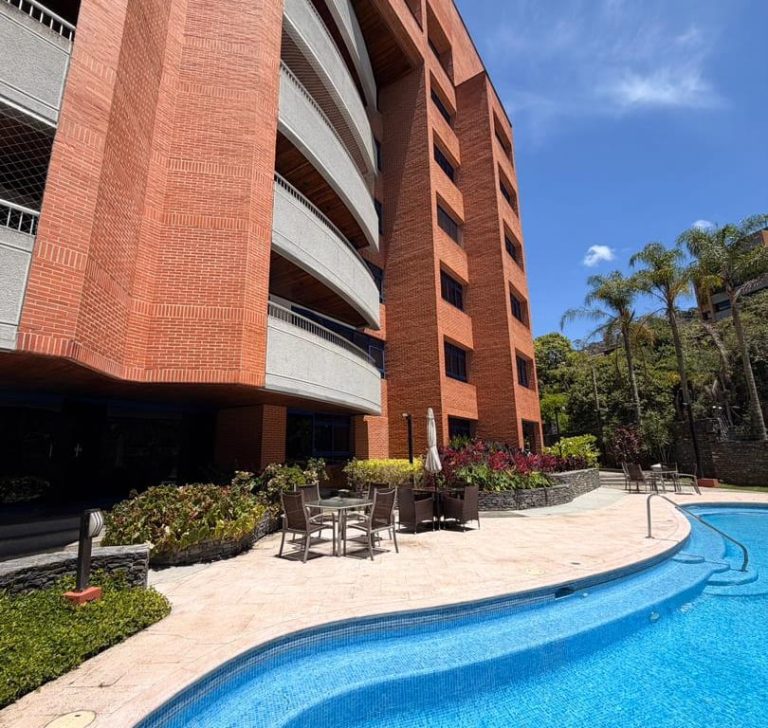 Apartamento en alquiler de 4 hab. y 331 m² en La Lagunita, Caracas