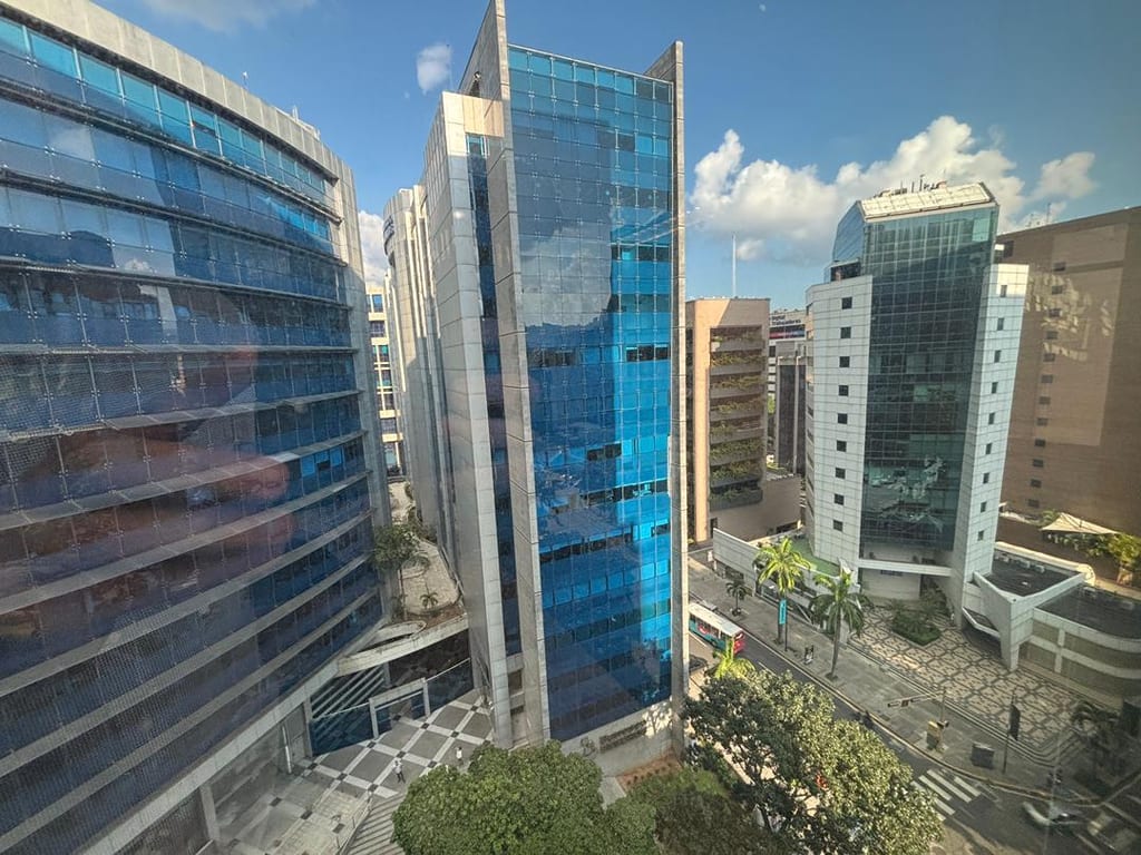 Oficina en alquiler de 1.442 m² en El Rosal, Caracas