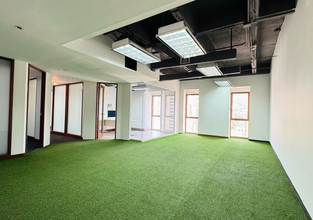 Oficina en alquiler de 303 m² en Los Palos Grandes, Caracas