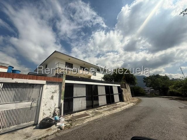 Casa en venta de 3 hab. y 343 m² en El Marqués, Caracas