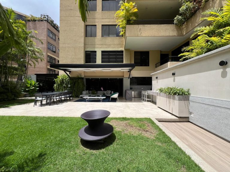 Apartamento en venta de 3 hab. y 541 m² en Los Palos Grandes, Caracas