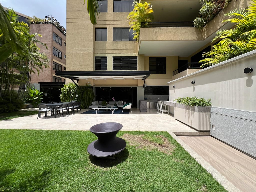 Apartamento en venta de 3 hab. y 541 m² en Los Palos Grandes, Caracas