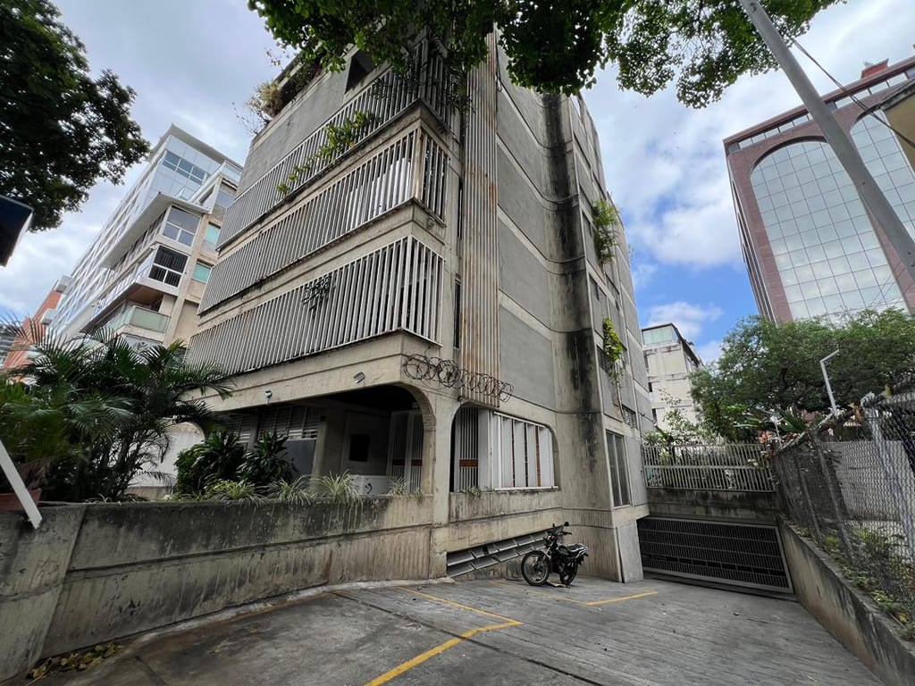 Edificio en venta de 2.000 m² en Las Mercedes, Caracas