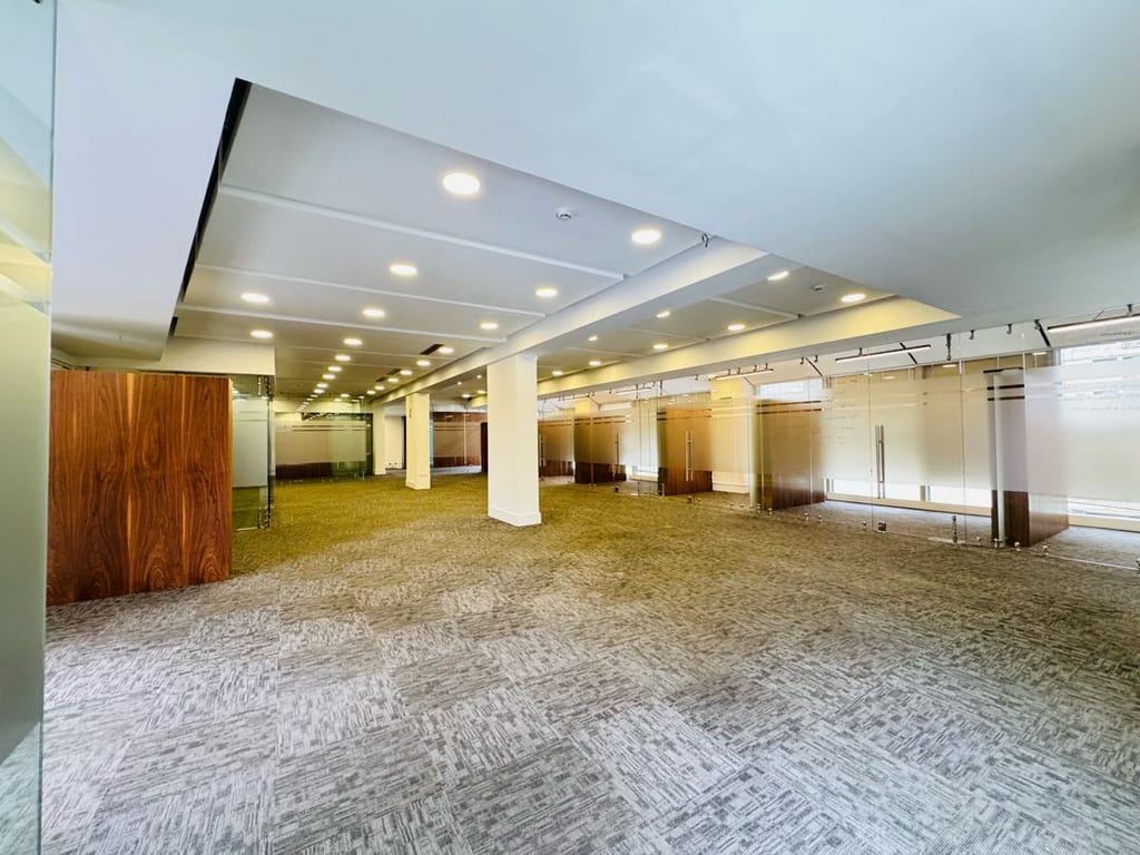 Oficina en alquiler de 333 m² en El Rosal, Caracas
