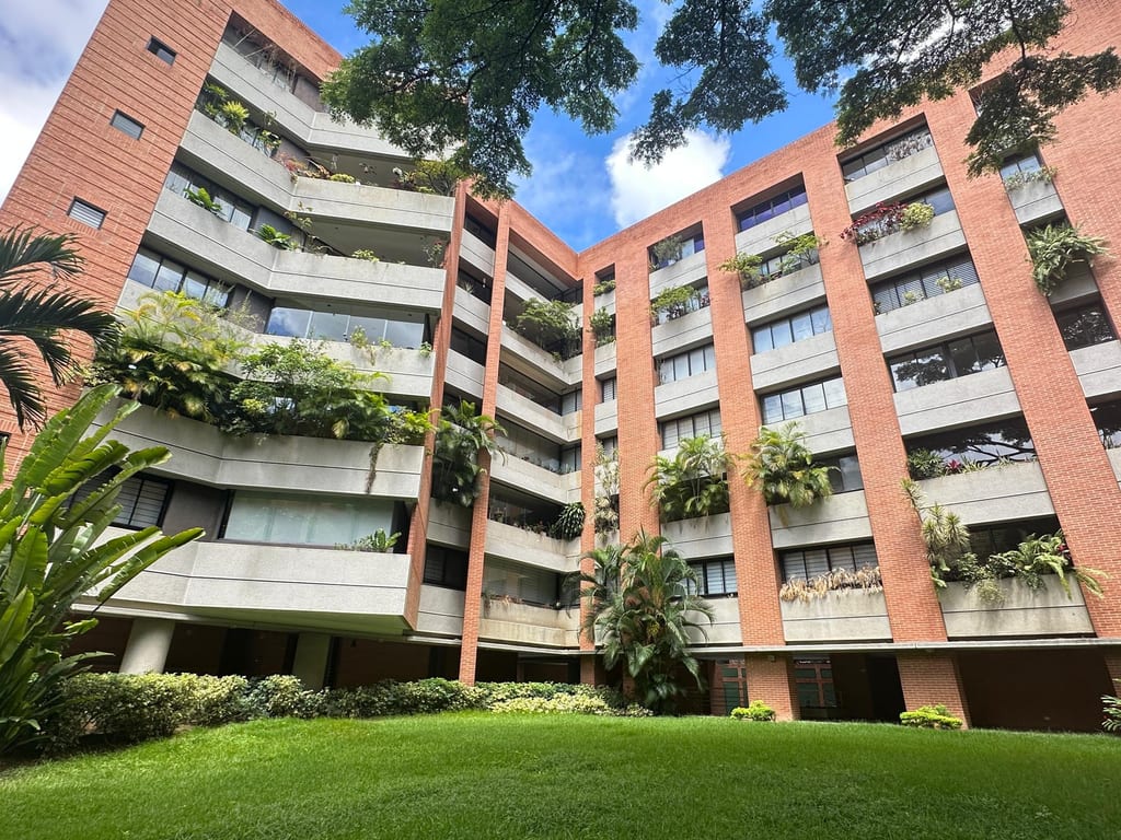 Apartamento en alquiler de 3 hab. y 148 m² en Campo Alegre, Caracas