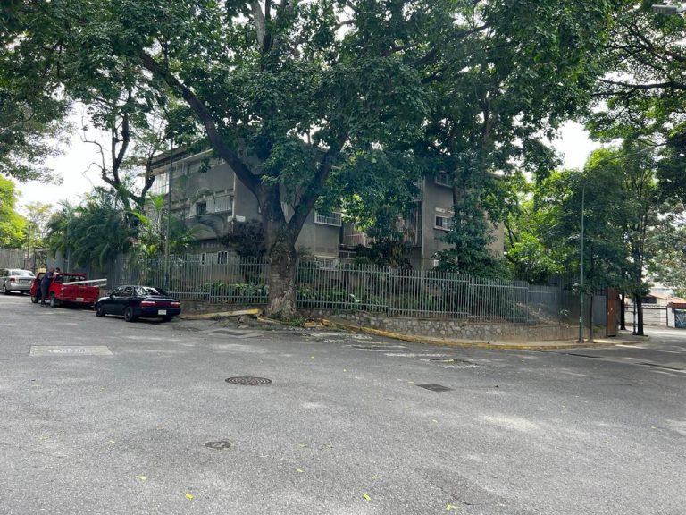 Terreno de 975 m² en La Campiña, Caracas