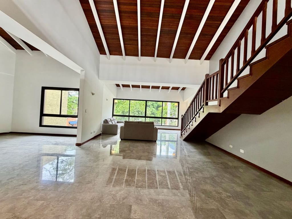 Apartamento en alquiler de 480 m² en Altamira, Caracas