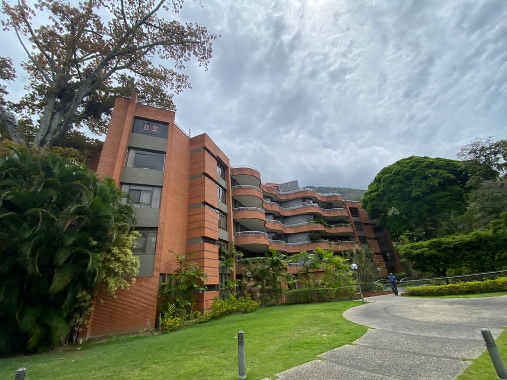 Apartamento en venta de 4 hab. y 800 m² en Altamira, Caracas