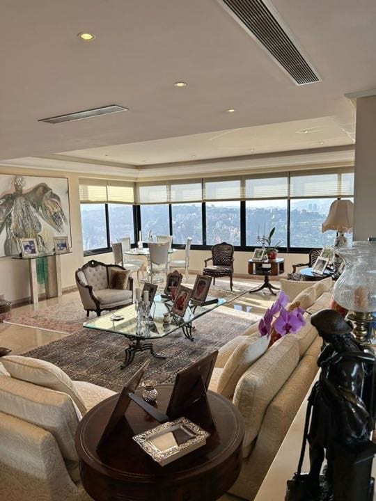 Apartamento en venta de 5 hab. y 400 m² en Colinas de Tamanaco, Caracas