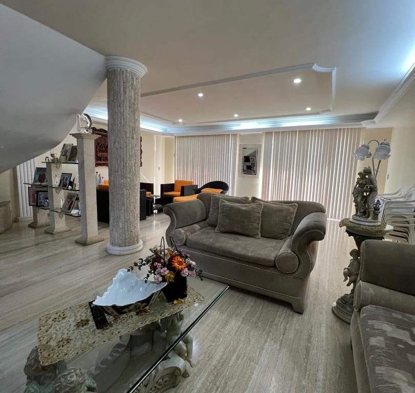 Casa en venta de 4 hab. y 240 m² en Puerto La Cruz, Puerto La Cruz